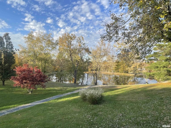 557 TWIN OAKS Drive, Cobden, Illinois 62920, 3 Bedrooms Bedrooms, 0 ,2 BathroomsBathrooms,Residential,For Sale,TWIN OAKS,0,RMAEB460456