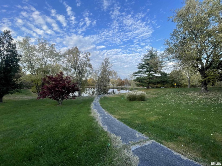 557 TWIN OAKS Drive, Cobden, Illinois 62920, 3 Bedrooms Bedrooms, 0 ,2 BathroomsBathrooms,Residential,For Sale,TWIN OAKS,0,RMAEB460456