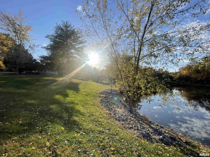 557 TWIN OAKS Drive, Cobden, Illinois 62920, 3 Bedrooms Bedrooms, 0 ,2 BathroomsBathrooms,Residential,For Sale,TWIN OAKS,0,RMAEB460456