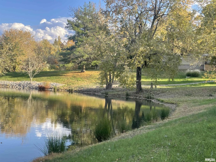 557 TWIN OAKS Drive, Cobden, Illinois 62920, 3 Bedrooms Bedrooms, 0 ,2 BathroomsBathrooms,Residential,For Sale,TWIN OAKS,0,RMAEB460456