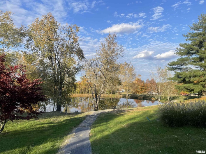 557 TWIN OAKS Drive, Cobden, Illinois 62920, 3 Bedrooms Bedrooms, 0 ,2 BathroomsBathrooms,Residential,For Sale,TWIN OAKS,0,RMAEB460456