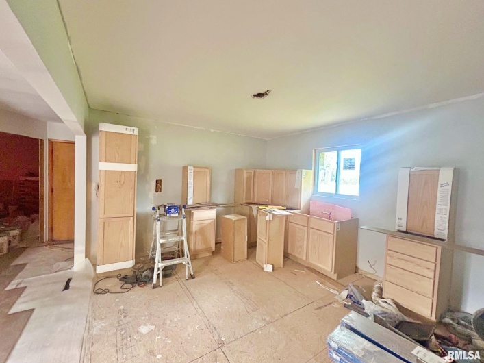 207 BAKER Drive, Metropolis, Illinois 62960, 2 Bedrooms Bedrooms, 0 ,2 BathroomsBathrooms,Residential,For Sale,BAKER,0,RMAEB460457