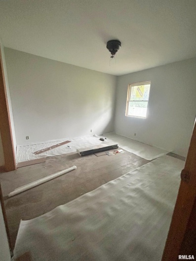 207 BAKER Drive, Metropolis, Illinois 62960, 2 Bedrooms Bedrooms, 0 ,2 BathroomsBathrooms,Residential,For Sale,BAKER,0,RMAEB460457