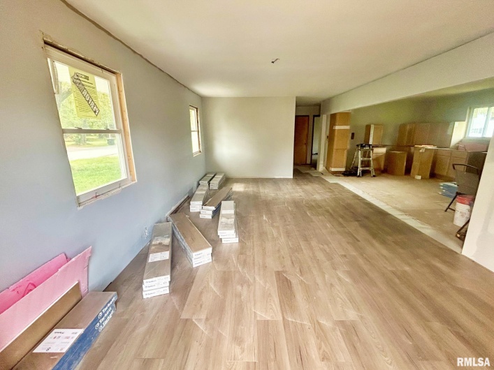 207 BAKER Drive, Metropolis, Illinois 62960, 2 Bedrooms Bedrooms, 0 ,2 BathroomsBathrooms,Residential,For Sale,BAKER,0,RMAEB460457