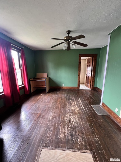 202 WILSON Street, Anna, Illinois 62906, 1 Bedroom Bedrooms, 0 ,1 BathroomBathrooms,Residential,For Sale,WILSON,0,RMAQC4265306