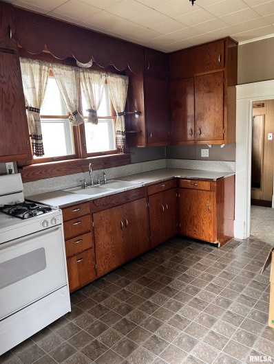 202 WILSON Street, Anna, Illinois 62906, 1 Bedroom Bedrooms, 0 ,1 BathroomBathrooms,Residential,For Sale,WILSON,0,RMAQC4265306