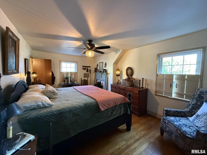 200 12TH Street, Herrin, Illinois 62948, 4 Bedrooms Bedrooms, 0 ,3 BathroomsBathrooms,Residential,For Sale,12TH,0,RMAQC4268705