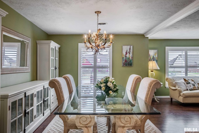 202 Dinah Lane, Marion, Illinois 62959, 3 Bedrooms Bedrooms, 0 ,2 BathroomsBathrooms,Residential,For Sale,Dinah,0,RMAQC4269361