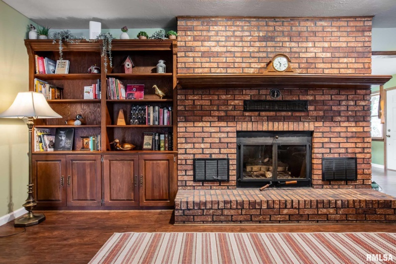 202 Dinah Lane, Marion, Illinois 62959, 3 Bedrooms Bedrooms, 0 ,2 BathroomsBathrooms,Residential,For Sale,Dinah,0,RMAQC4269361