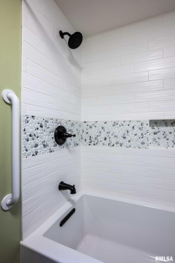 202 Dinah Lane, Marion, Illinois 62959, 3 Bedrooms Bedrooms, 0 ,2 BathroomsBathrooms,Residential,For Sale,Dinah,0,RMAQC4269361