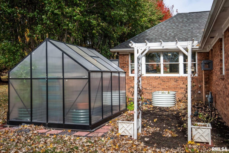 202 Dinah Lane, Marion, Illinois 62959, 3 Bedrooms Bedrooms, 0 ,2 BathroomsBathrooms,Residential,For Sale,Dinah,0,RMAQC4269361