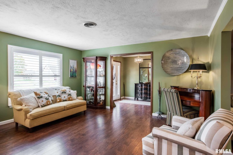 202 Dinah Lane, Marion, Illinois 62959, 3 Bedrooms Bedrooms, 0 ,2 BathroomsBathrooms,Residential,For Sale,Dinah,0,RMAQC4269361