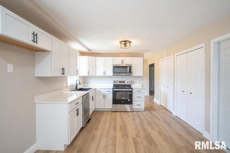 865 Stardust Drive, Herrin, Illinois 62948, 3 Bedrooms Bedrooms, 0 ,2 BathroomsBathrooms,Residential,For Sale,Stardust,0,RMAQC4269367