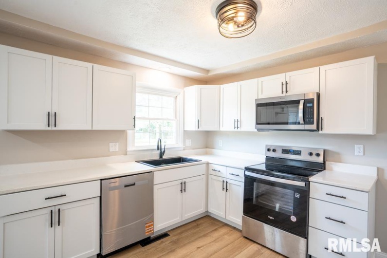 865 Stardust Drive, Herrin, Illinois 62948, 3 Bedrooms Bedrooms, 0 ,2 BathroomsBathrooms,Residential,For Sale,Stardust,0,RMAQC4269367