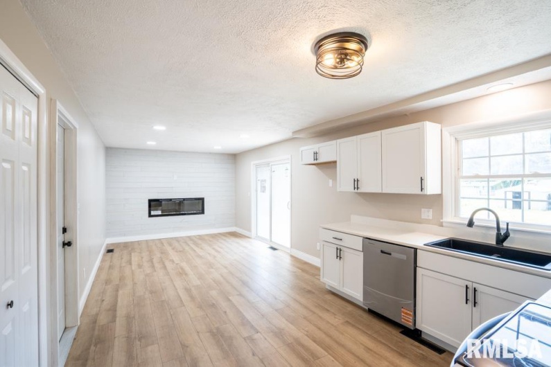 865 Stardust Drive, Herrin, Illinois 62948, 3 Bedrooms Bedrooms, 0 ,2 BathroomsBathrooms,Residential,For Sale,Stardust,0,RMAQC4269367