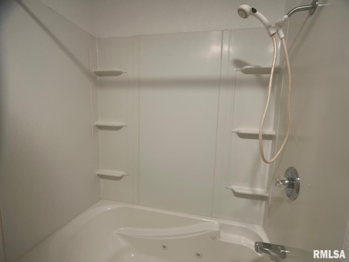 617 10TH Street, Herrin, Illinois 62948, 3 Bedrooms Bedrooms, 0 ,2 BathroomsBathrooms,Residential,For Sale,10TH,0,RMAEB460462