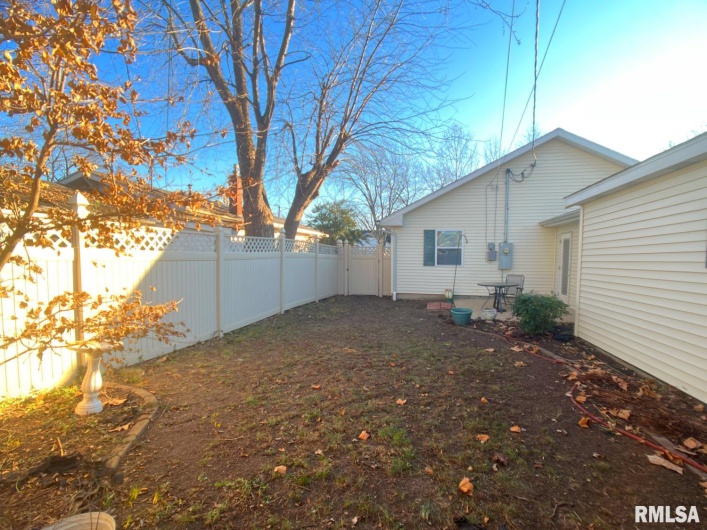 617 10TH Street, Herrin, Illinois 62948, 3 Bedrooms Bedrooms, 0 ,2 BathroomsBathrooms,Residential,For Sale,10TH,0,RMAEB460462