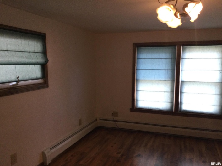 203 Whitlock Street, Jonesboro, Illinois 62952, 3 Bedrooms Bedrooms, 0 ,2 BathroomsBathrooms,Residential,For Sale,Whitlock,0,RMAQC4266986