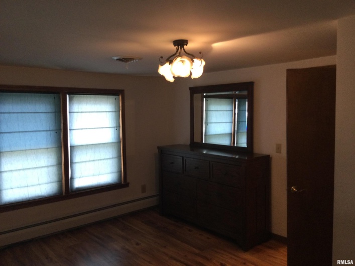 203 Whitlock Street, Jonesboro, Illinois 62952, 3 Bedrooms Bedrooms, 0 ,2 BathroomsBathrooms,Residential,For Sale,Whitlock,0,RMAQC4266986