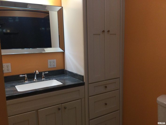 203 Whitlock Street, Jonesboro, Illinois 62952, 3 Bedrooms Bedrooms, 0 ,2 BathroomsBathrooms,Residential,For Sale,Whitlock,0,RMAQC4266986