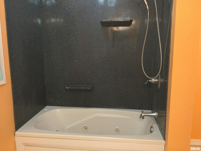 203 Whitlock Street, Jonesboro, Illinois 62952, 3 Bedrooms Bedrooms, 0 ,2 BathroomsBathrooms,Residential,For Sale,Whitlock,0,RMAQC4266986