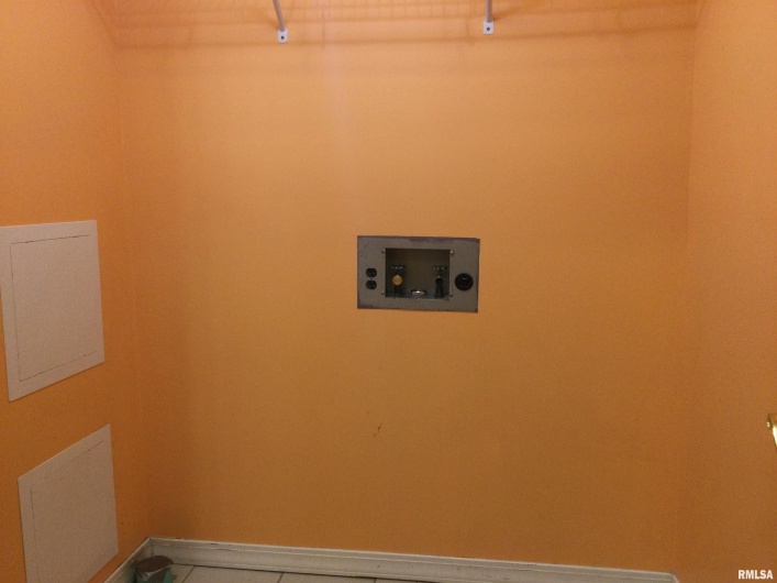 203 Whitlock Street, Jonesboro, Illinois 62952, 3 Bedrooms Bedrooms, 0 ,2 BathroomsBathrooms,Residential,For Sale,Whitlock,0,RMAQC4266986