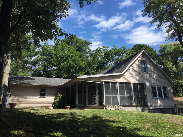 203 Whitlock Street, Jonesboro, Illinois 62952, 3 Bedrooms Bedrooms, 0 ,2 BathroomsBathrooms,Residential,For Sale,Whitlock,0,RMAQC4266986