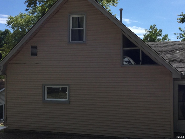 203 Whitlock Street, Jonesboro, Illinois 62952, 3 Bedrooms Bedrooms, 0 ,2 BathroomsBathrooms,Residential,For Sale,Whitlock,0,RMAQC4266986