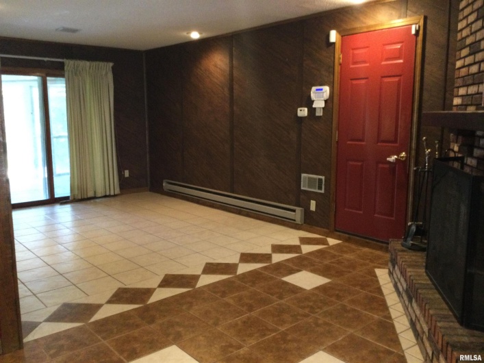 203 Whitlock Street, Jonesboro, Illinois 62952, 3 Bedrooms Bedrooms, 0 ,2 BathroomsBathrooms,Residential,For Sale,Whitlock,0,RMAQC4266986