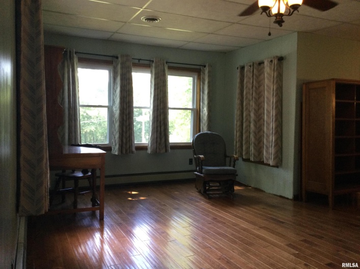 203 Whitlock Street, Jonesboro, Illinois 62952, 3 Bedrooms Bedrooms, 0 ,2 BathroomsBathrooms,Residential,For Sale,Whitlock,0,RMAQC4266986