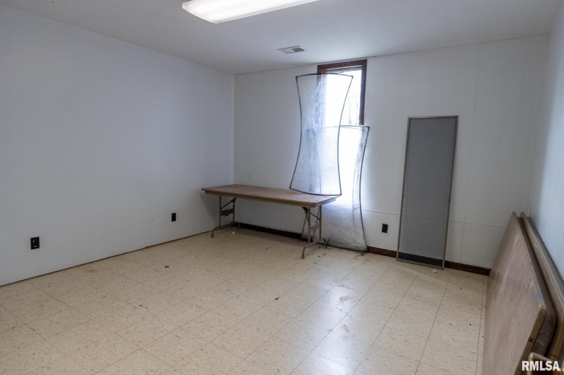 1140 Giant City Road, Carbondale, Illinois 62901, 0 , 0 ,0,Commercial Sale,For Sale,Giant City,0,RMAEB460463