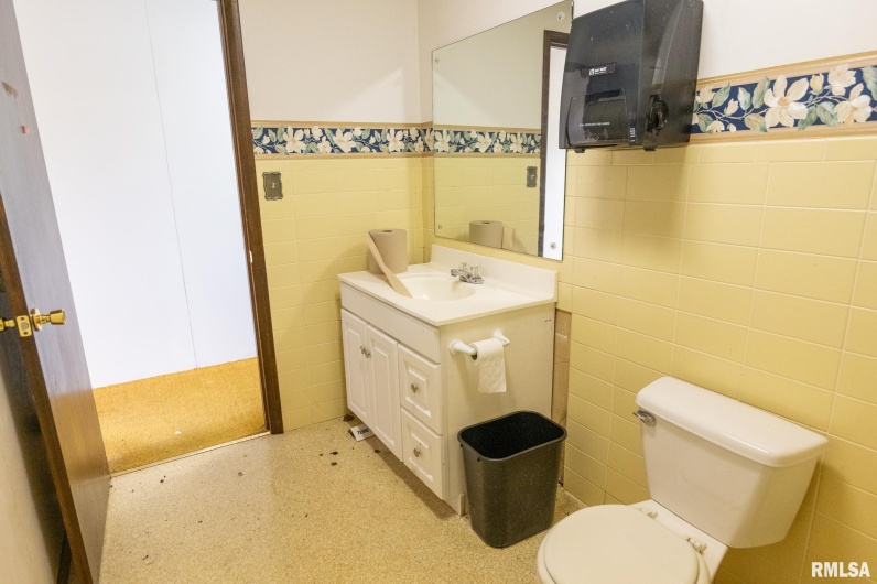 1140 Giant City Road, Carbondale, Illinois 62901, 0 , 0 ,0,Commercial Sale,For Sale,Giant City,0,RMAEB460463