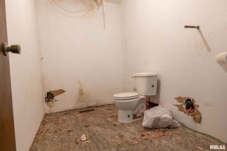 1140 Giant City Road, Carbondale, Illinois 62901, 0 , 0 ,0,Commercial Sale,For Sale,Giant City,0,RMAEB460463