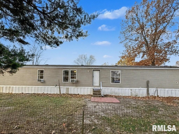 200 MADISON Street, Carterville, Illinois 62918, 3 Bedrooms Bedrooms, 0 ,2 BathroomsBathrooms,Residential,For Sale,MADISON,0,RMAQC4269376