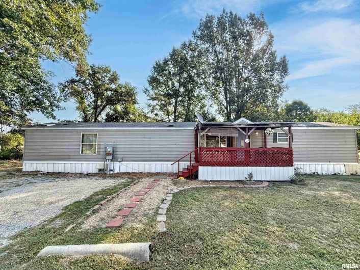 200 MADISON Street, Carterville, Illinois 62918, 3 Bedrooms Bedrooms, 0 ,2 BathroomsBathrooms,Residential,For Sale,MADISON,0,RMAQC4269376