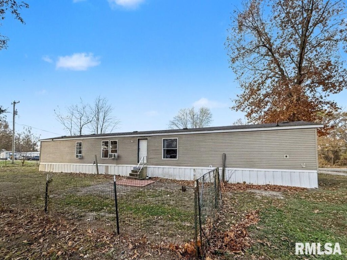 200 MADISON Street, Carterville, Illinois 62918, 3 Bedrooms Bedrooms, 0 ,2 BathroomsBathrooms,Residential,For Sale,MADISON,0,RMAQC4269376