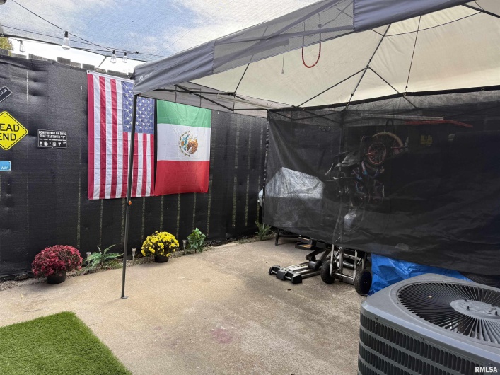 400 HESTER Street, Carbondale, Illinois 62901, 0 , 0 ,0,Residential Income,For Sale,HESTER,0,RMAEB460469