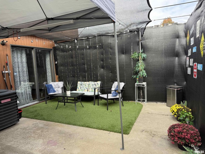 400 HESTER Street, Carbondale, Illinois 62901, 0 , 0 ,0,Residential Income,For Sale,HESTER,0,RMAEB460469