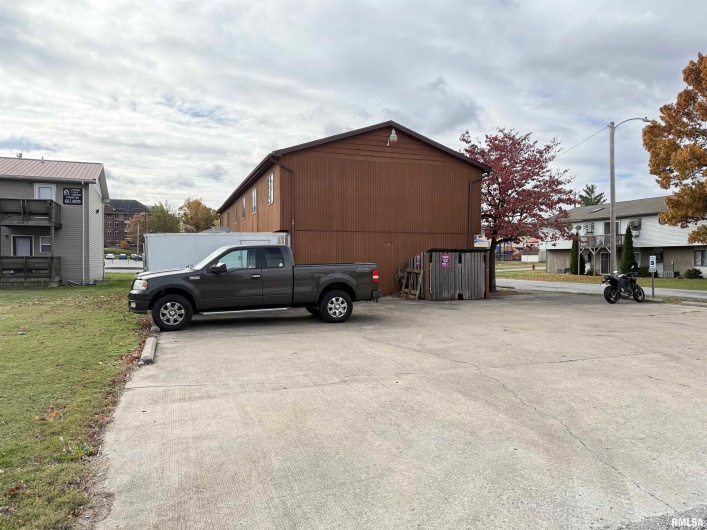 400 HESTER Street, Carbondale, Illinois 62901, 0 , 0 ,0,Residential Income,For Sale,HESTER,0,RMAEB460469