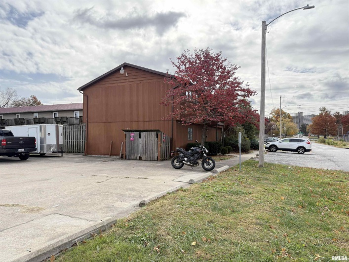 400 HESTER Street, Carbondale, Illinois 62901, 0 , 0 ,0,Residential Income,For Sale,HESTER,0,RMAEB460469