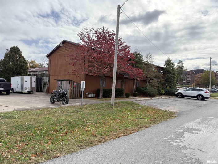 400 HESTER Street, Carbondale, Illinois 62901, 0 , 0 ,0,Residential Income,For Sale,HESTER,0,RMAEB460469