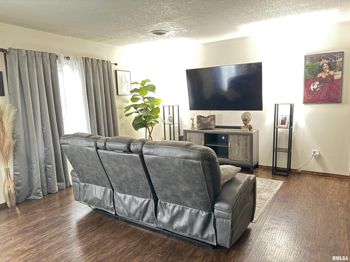 400 HESTER Street, Carbondale, Illinois 62901, 0 , 0 ,0,Residential Income,For Sale,HESTER,0,RMAEB460469