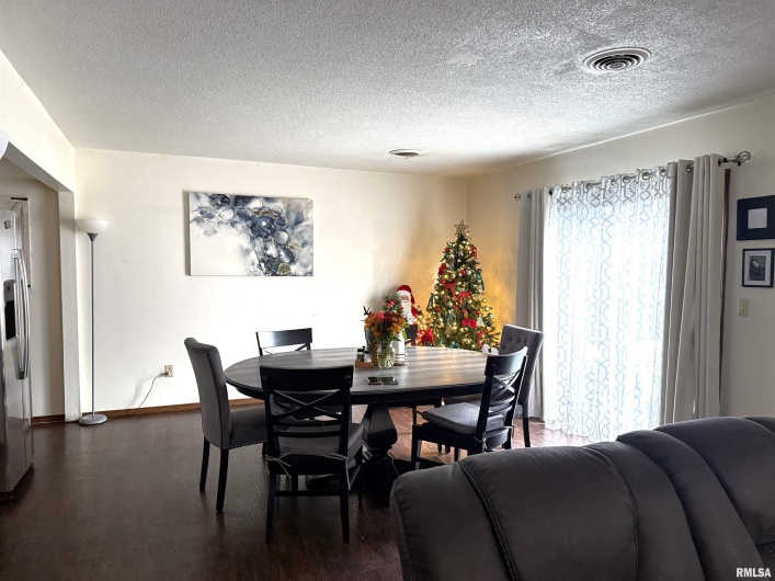 400 HESTER Street, Carbondale, Illinois 62901, 0 , 0 ,0,Residential Income,For Sale,HESTER,0,RMAEB460469