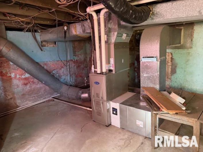 121 9TH Street, Herrin, Illinois 62948, 3 Bedrooms Bedrooms, 0 ,1 BathroomBathrooms,Residential,For Sale,9TH,0,RMAEB460470