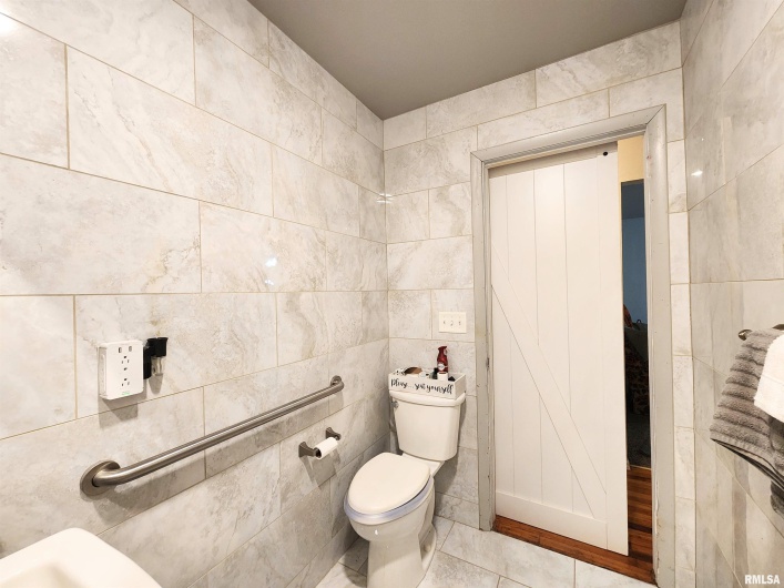 355 CHESTNUT Street, Alto Pass, Illinois 62905, 3 Bedrooms Bedrooms, 0 ,2 BathroomsBathrooms,Residential,For Sale,CHESTNUT,0,RMAEB460472