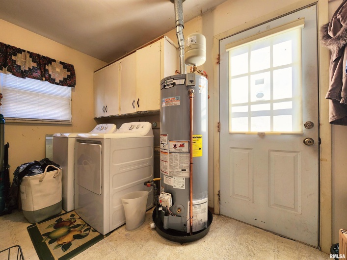 355 CHESTNUT Street, Alto Pass, Illinois 62905, 3 Bedrooms Bedrooms, 0 ,2 BathroomsBathrooms,Residential,For Sale,CHESTNUT,0,RMAEB460472