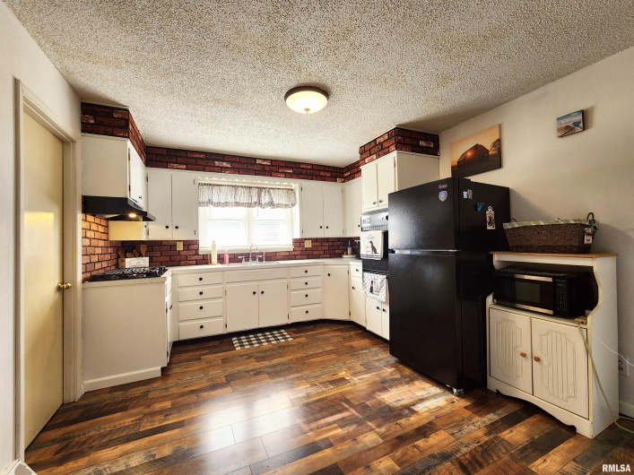 355 CHESTNUT Street, Alto Pass, Illinois 62905, 3 Bedrooms Bedrooms, 0 ,2 BathroomsBathrooms,Residential,For Sale,CHESTNUT,0,RMAEB460472