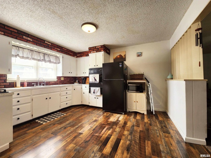 355 CHESTNUT Street, Alto Pass, Illinois 62905, 3 Bedrooms Bedrooms, 0 ,2 BathroomsBathrooms,Residential,For Sale,CHESTNUT,0,RMAEB460472