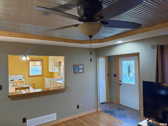 510 CHARLES Street, Steeleville, Illinois 62288, 3 Bedrooms Bedrooms, 0 ,1 BathroomBathrooms,Residential,For Sale,CHARLES,0,RMAEB460476