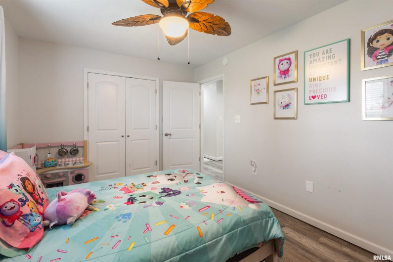 21 BROOKSIDE Lane, DeSoto, Illinois 62924, 3 Bedrooms Bedrooms, 0 ,2 BathroomsBathrooms,Residential,For Sale,BROOKSIDE,0,RMAEB460477